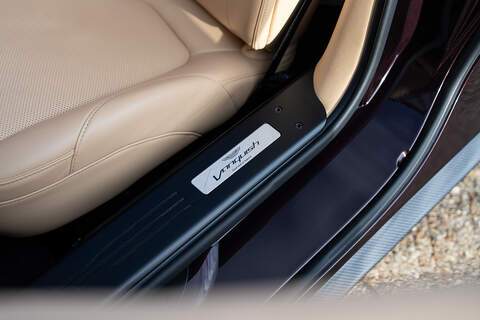 Aston Martin Vanquish V12 Volante - Large 39