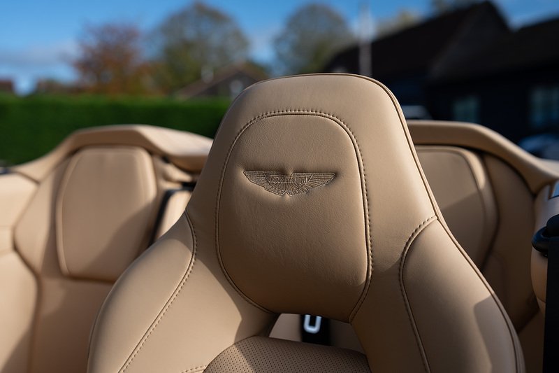 Aston Martin Vanquish V12 Volante - Large 34