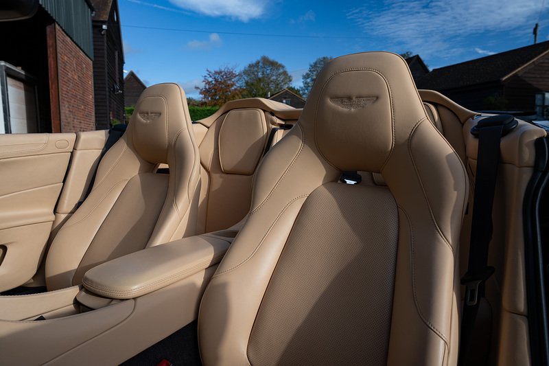 Aston Martin Vanquish V12 Volante - Large 12