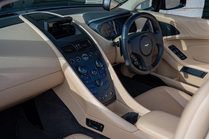 Aston Martin Vanquish V12 Volante - Large 4