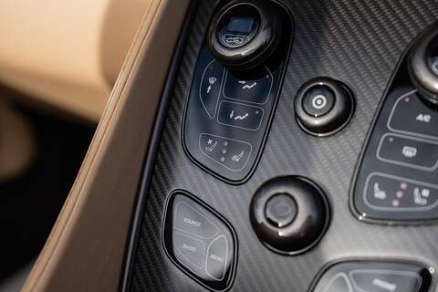 Aston Martin Vanquish V12 Volante - Large 15