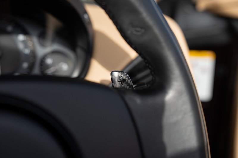 Aston Martin Vanquish V12 Volante - Large 16