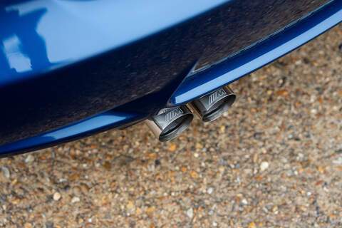 BMW M3 iV8 Competition - Large 42