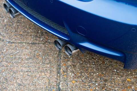 BMW M3 iV8 Competition - Large 5