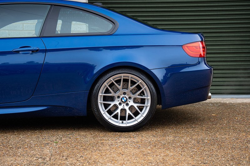 BMW M3 iV8 Competition - Large 22