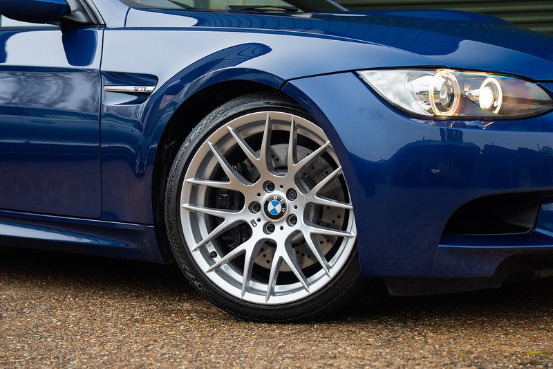 BMW M3 iV8 Competition - Large 51