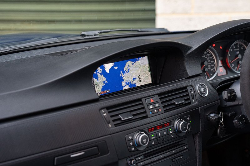 BMW M3 iV8 Competition - Large 18