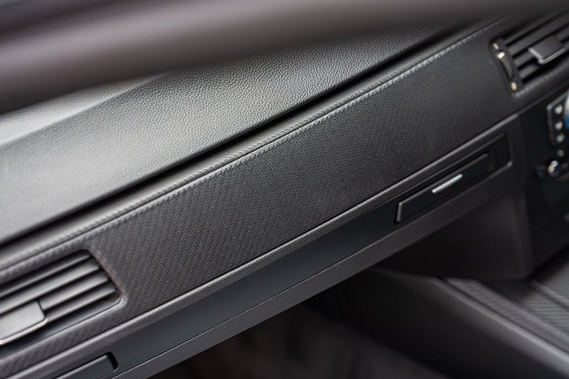 BMW M3 iV8 Competition - Large 37