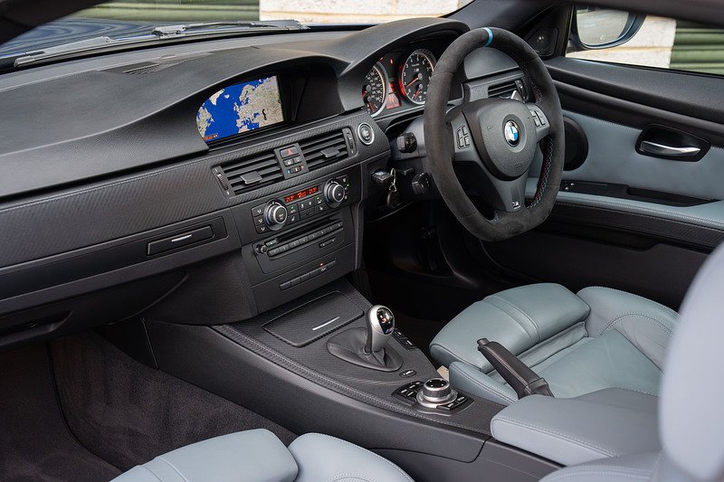 BMW M3 iV8 Competition - Large 4