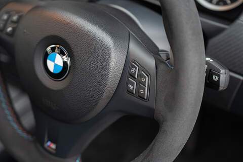 BMW M3 iV8 Competition - Large 33