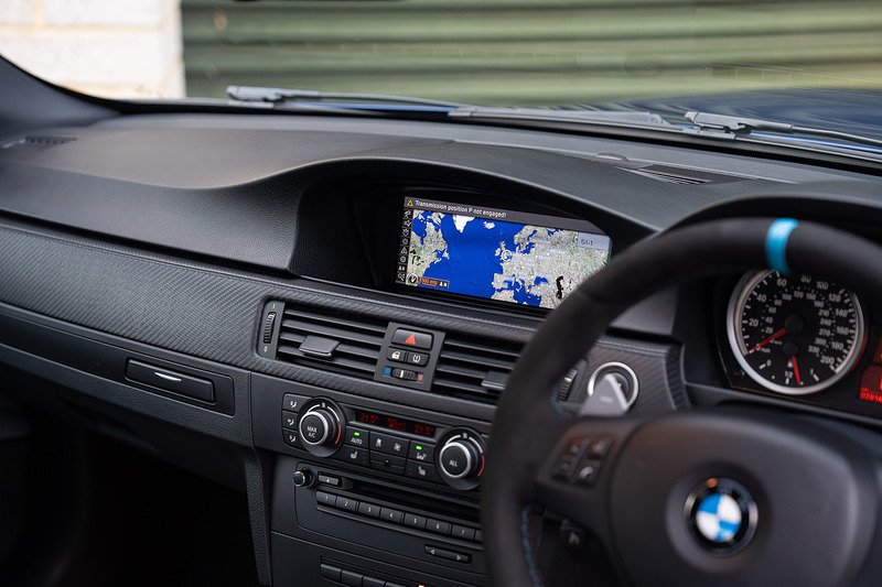 BMW M3 iV8 Competition - Large 38