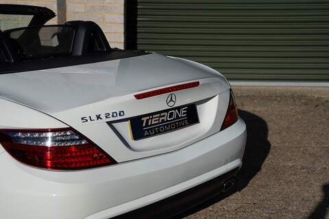 Mercedes-Benz SLK SLK200 BlueEfficiency AMG Sport - Large 22