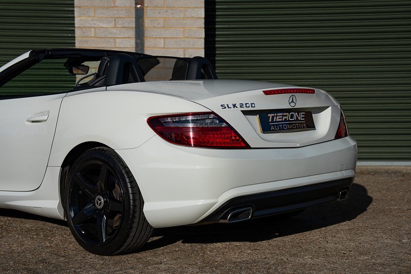 Mercedes-Benz SLK SLK200 BlueEfficiency AMG Sport - Large 24