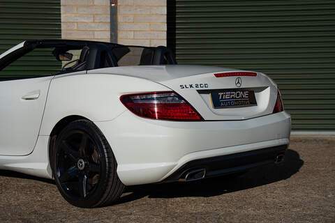 Mercedes-Benz SLK SLK200 BlueEfficiency AMG Sport - Large 24