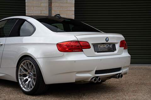 BMW M3 iV8 Competition - Large 43