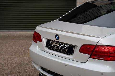 BMW M3 iV8 Competition - Large 50