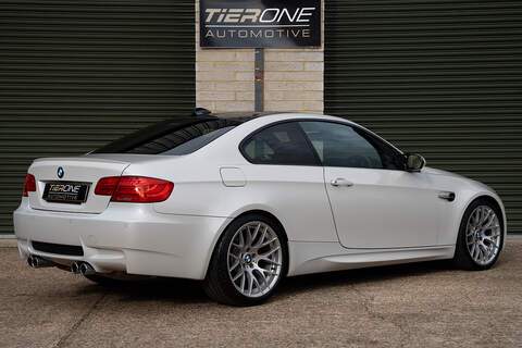BMW M3 iV8 Competition - Large 1