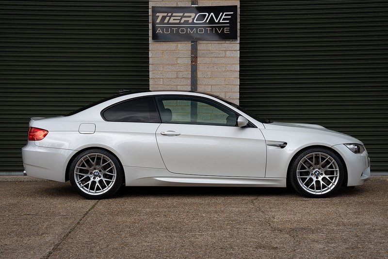 BMW M3 iV8 Competition - Large 2