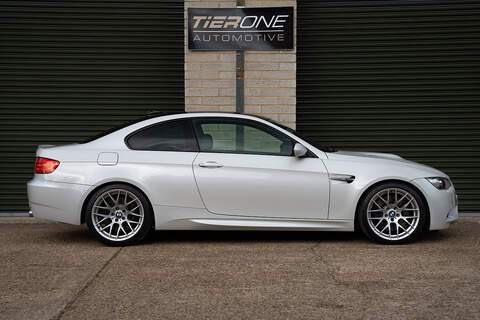 BMW M3 iV8 Competition - Large 2
