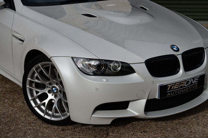 BMW M3 iV8 Competition - Large 24
