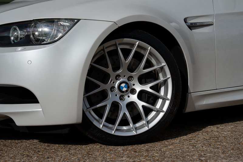 BMW M3 iV8 Competition - Large 48