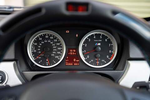 BMW M3 iV8 Competition - Large 39