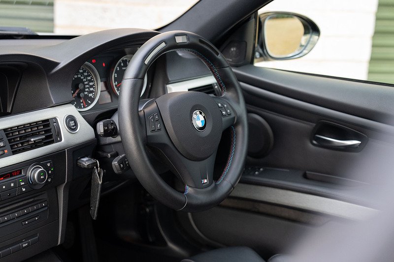 BMW M3 iV8 Competition - Large 38