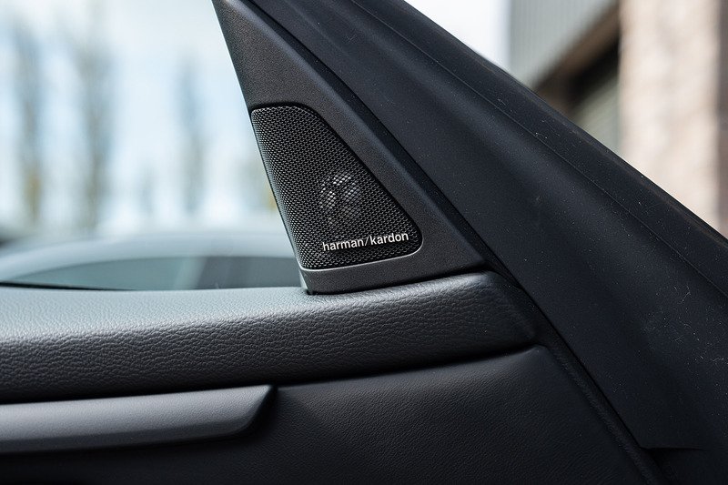 BMW M3 iV8 Competition - Large 32