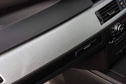 BMW M3 iV8 Competition - Large 29