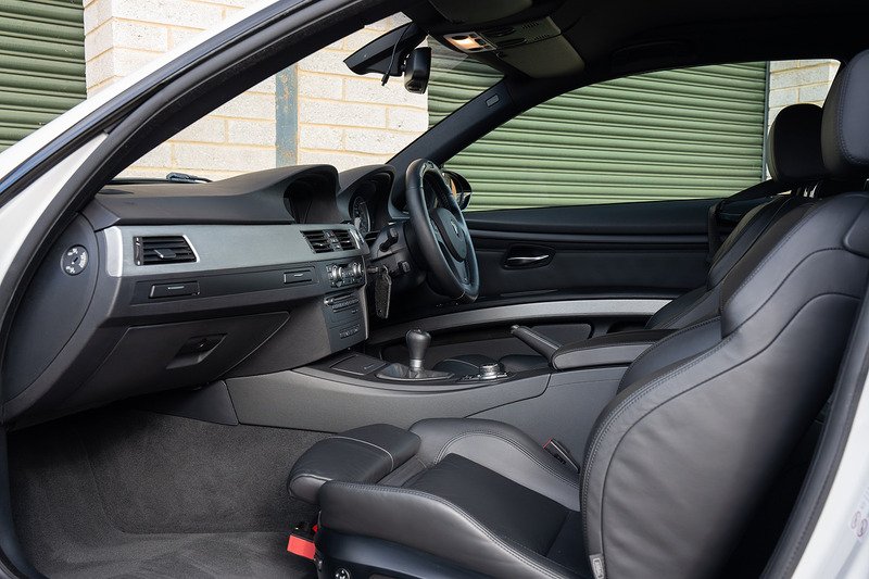 BMW M3 iV8 Competition - Large 3