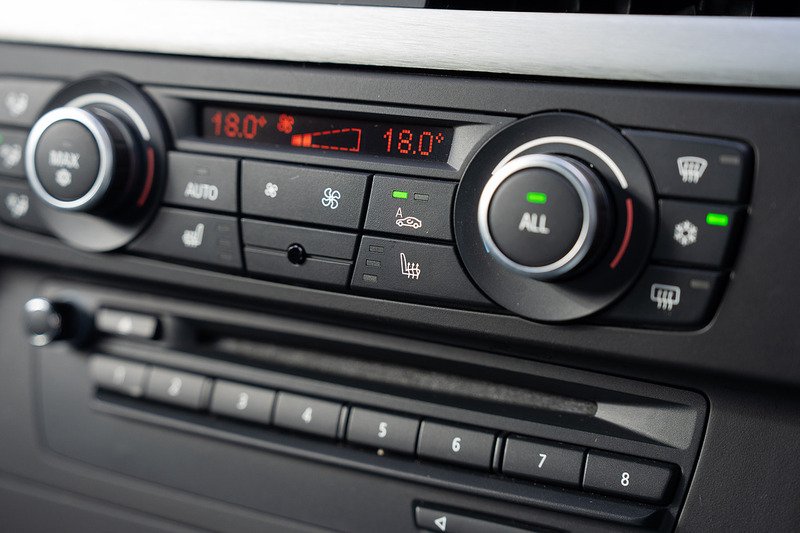 BMW M3 iV8 Competition - Large 18