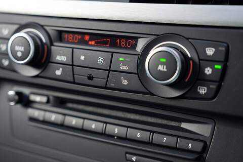 BMW M3 iV8 Competition - Large 18