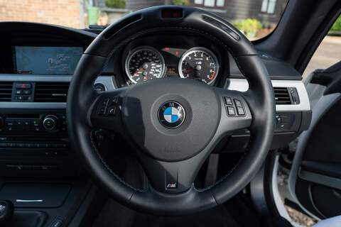 BMW M3 iV8 Competition - Large 34