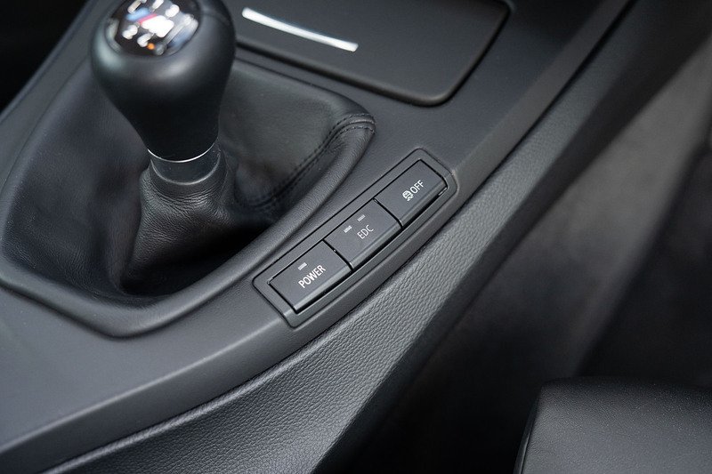 BMW M3 iV8 Competition - Large 12