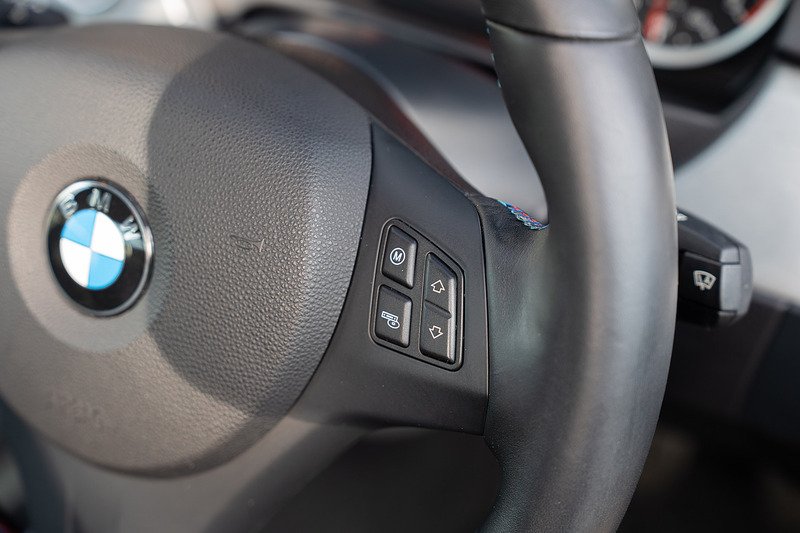 BMW M3 iV8 Competition - Large 36