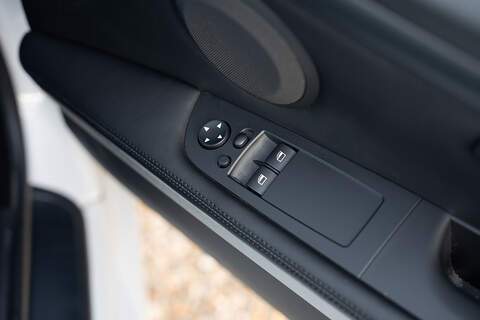 BMW M3 iV8 Competition - Large 37