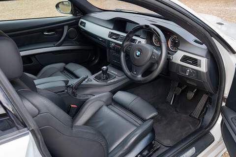 BMW M3 iV8 Competition - Large 10