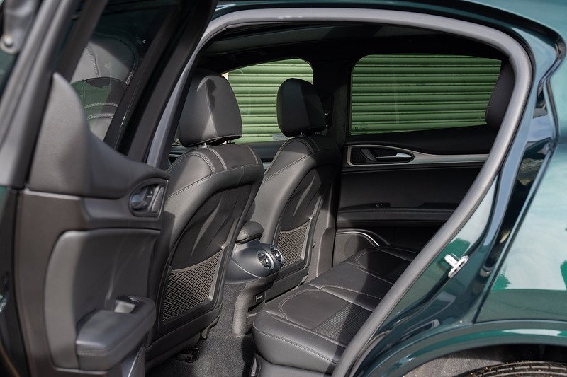 Alfa Romeo Stelvio T Veloce - Large 5