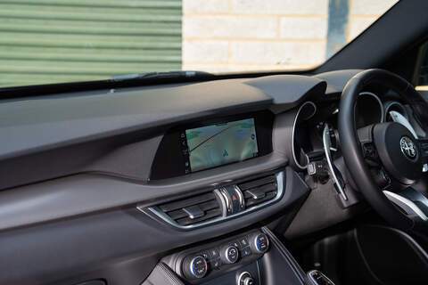 Alfa Romeo Stelvio T Veloce - Large 33