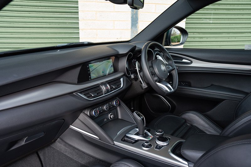 Alfa Romeo Stelvio T Veloce - Large 34