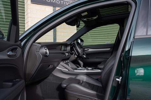 Alfa Romeo Stelvio T Veloce - Large 3