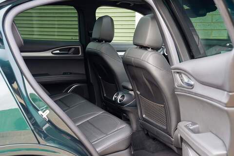 Alfa Romeo Stelvio T Veloce - Large 35