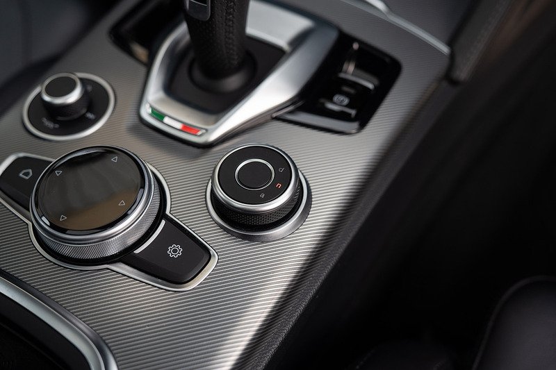 Alfa Romeo Stelvio T Veloce - Large 18