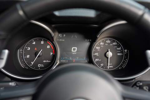 Alfa Romeo Stelvio T Veloce - Large 13