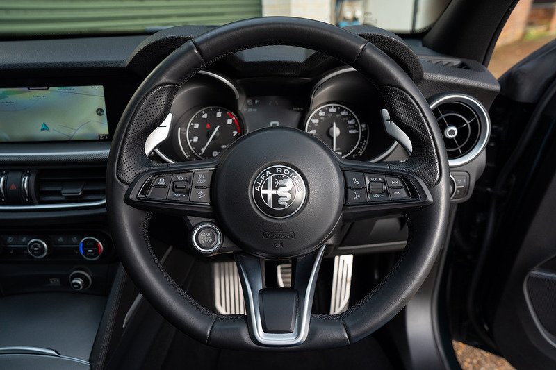 Alfa Romeo Stelvio T Veloce - Large 11