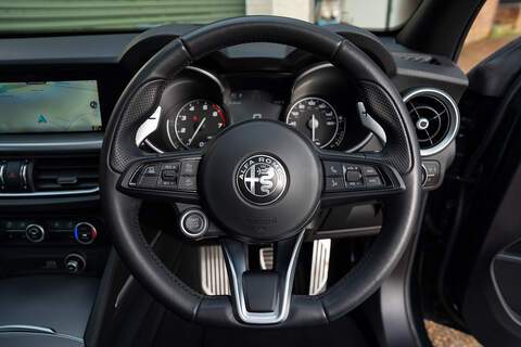 Alfa Romeo Stelvio T Veloce - Large 11