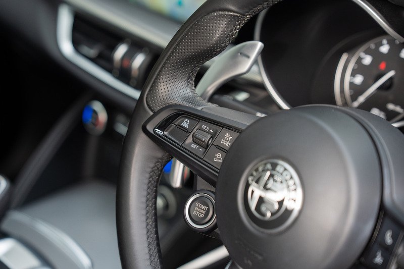 Alfa Romeo Stelvio T Veloce - Large 36