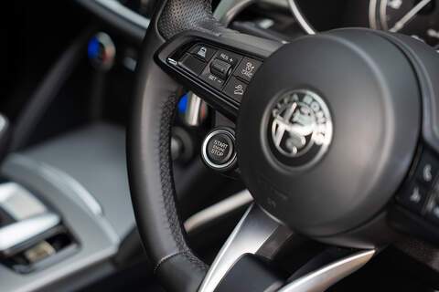 Alfa Romeo Stelvio T Veloce - Large 12