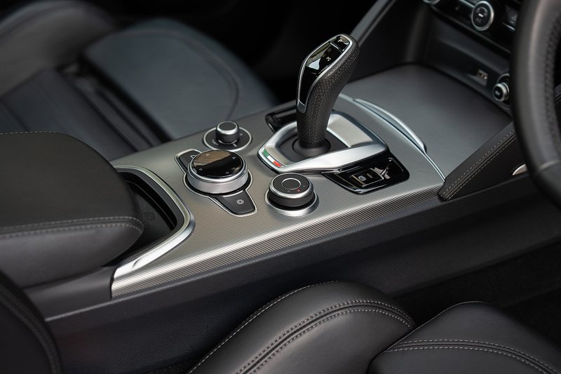 Alfa Romeo Stelvio T Veloce - Large 20