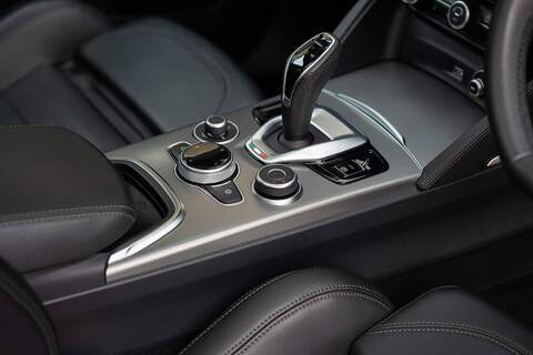 Alfa Romeo Stelvio T Veloce - Large 20